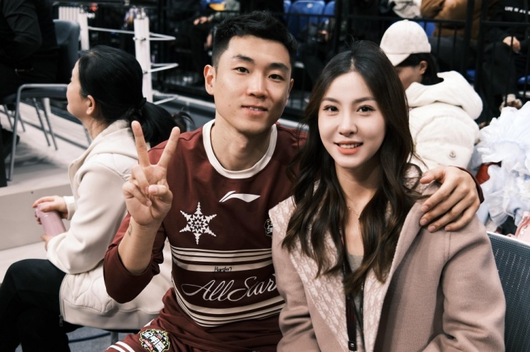  很搭！高詩巖妻子曬多張美照：打卡全明星 吉林下次見