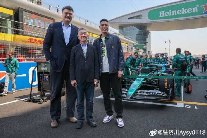  聯(lián)動F1！翟曉川曬與姚明、阿隆索、范志毅、周冠宇等的合照