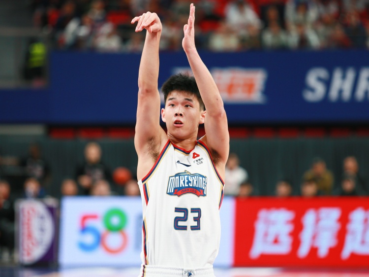  狀態(tài)可以！林葳半場8中5拿到13分1板1助
