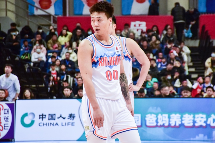  開場就手感熱！趙睿首節(jié)僅8分鐘 5中4&三分2中2拿到11分