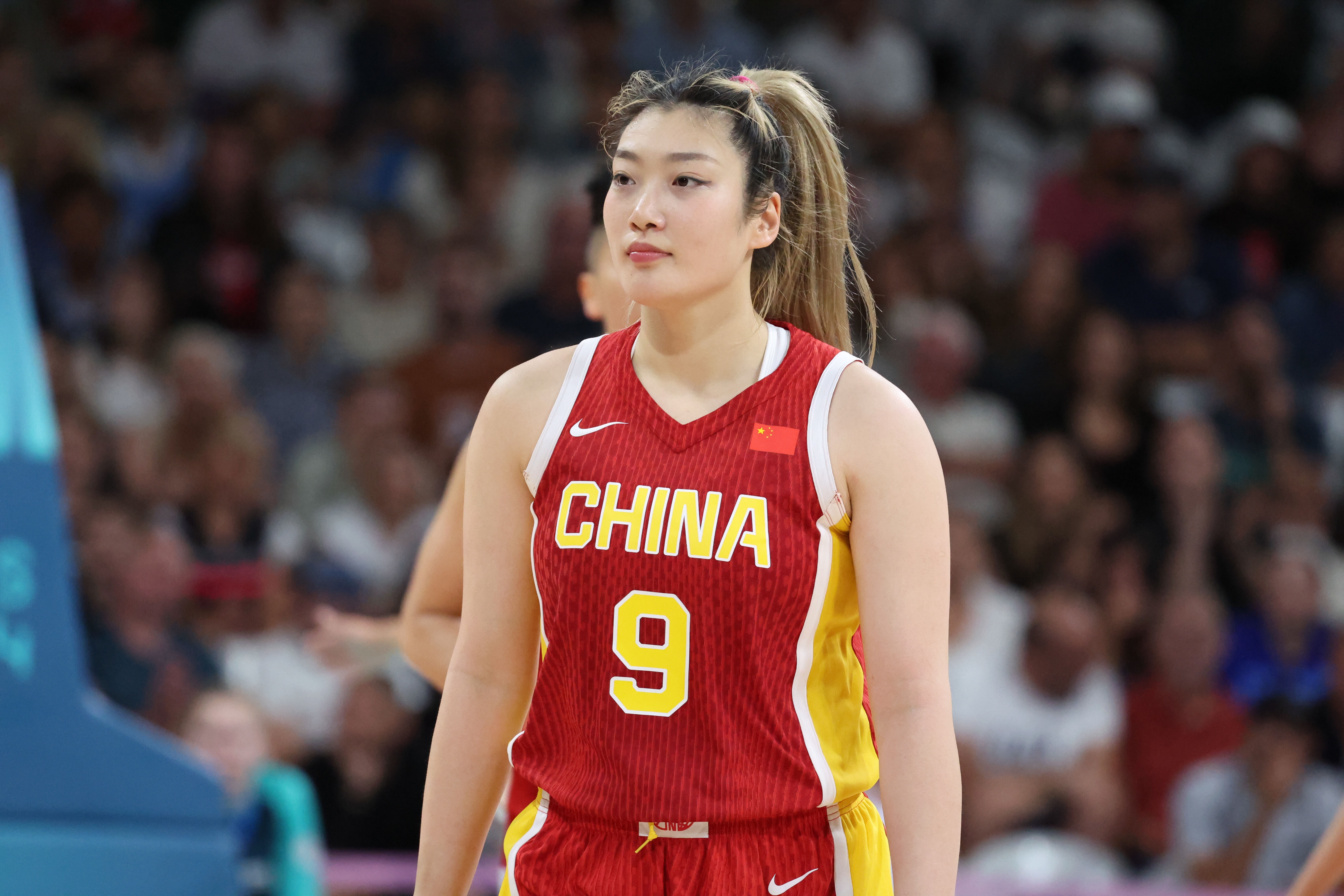  李夢三八婦女節(jié)更博：致敬每一個(gè)我們 祝我們節(jié)日快樂！