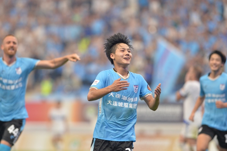  19歲國青小將毛偉杰進(jìn)入大連英博戰(zhàn)泰山首發(fā)，將迎中超首秀