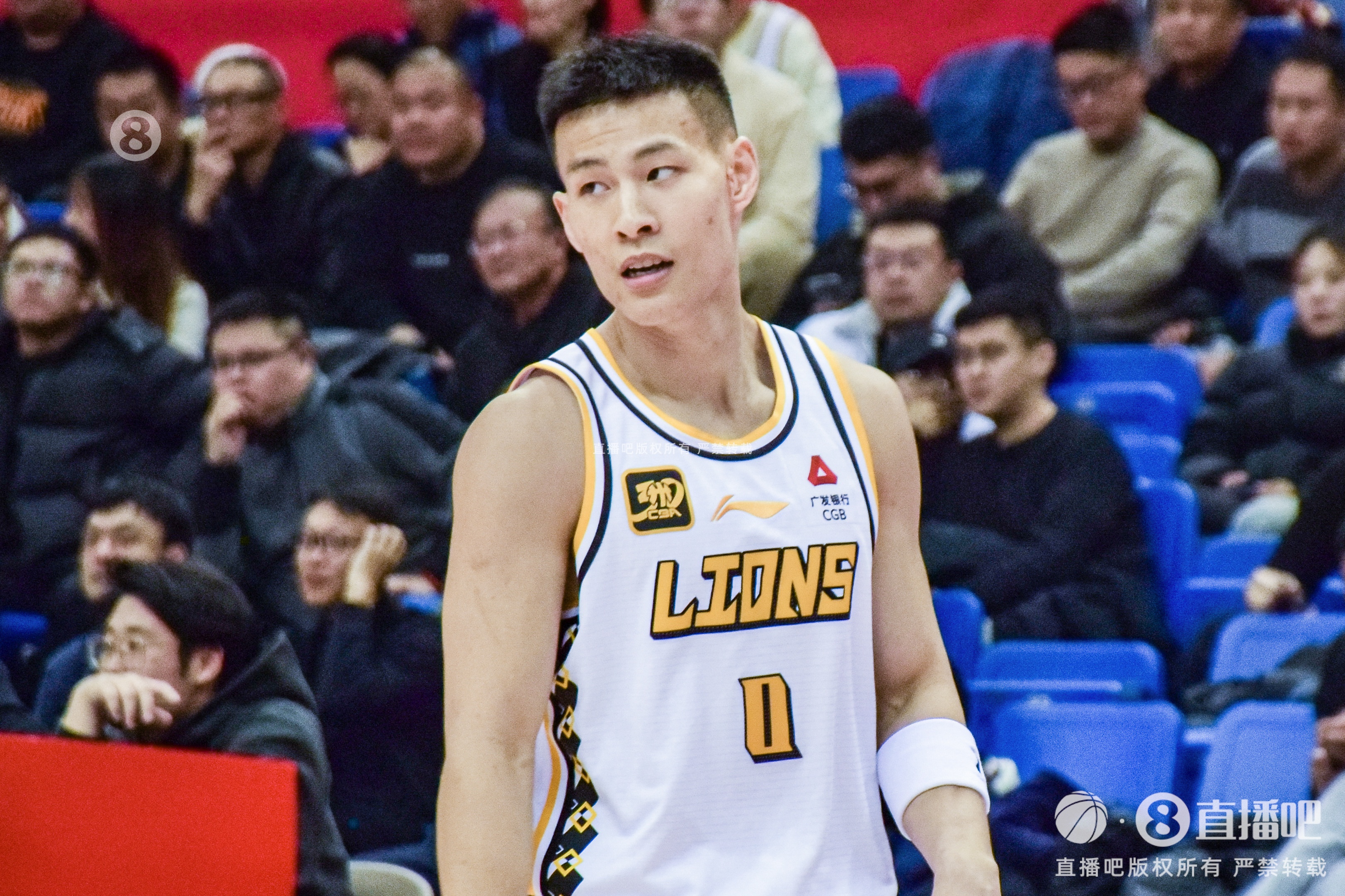  毫無(wú)狀態(tài)！林秉圣11投僅1中拿到3分3斷 出現(xiàn)2失誤4犯規(guī)