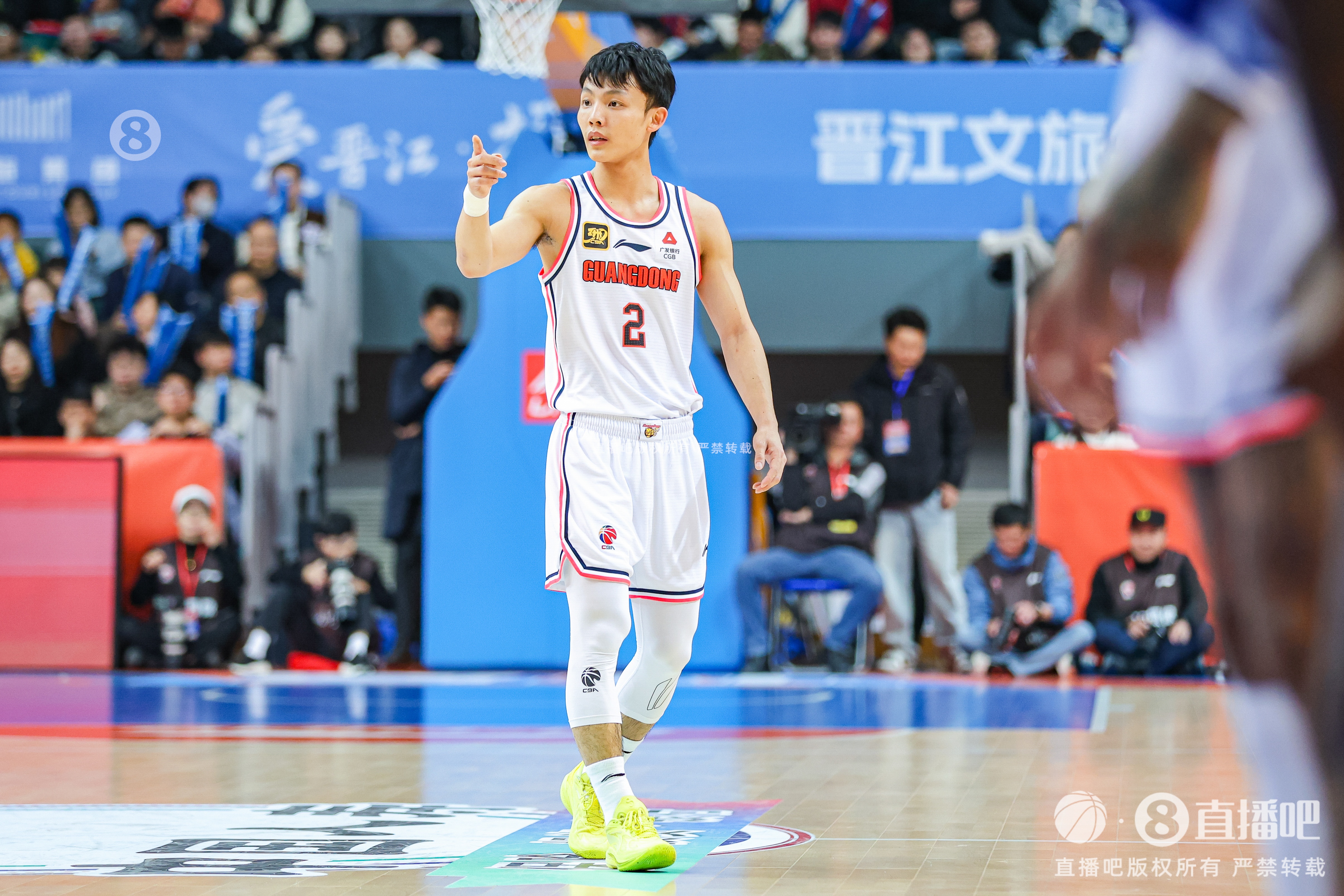  徐杰：身高不是打籃球的唯一標(biāo)準(zhǔn) 努力、勤奮、自律也是天賦