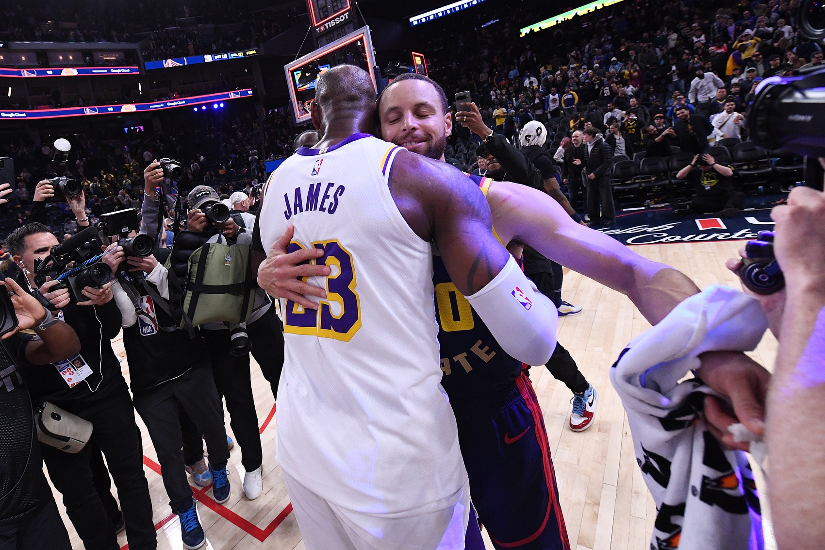  見證傳奇！詹姆斯庫里年滿36歲且同場均砍下35+ NBA歷史首對！
